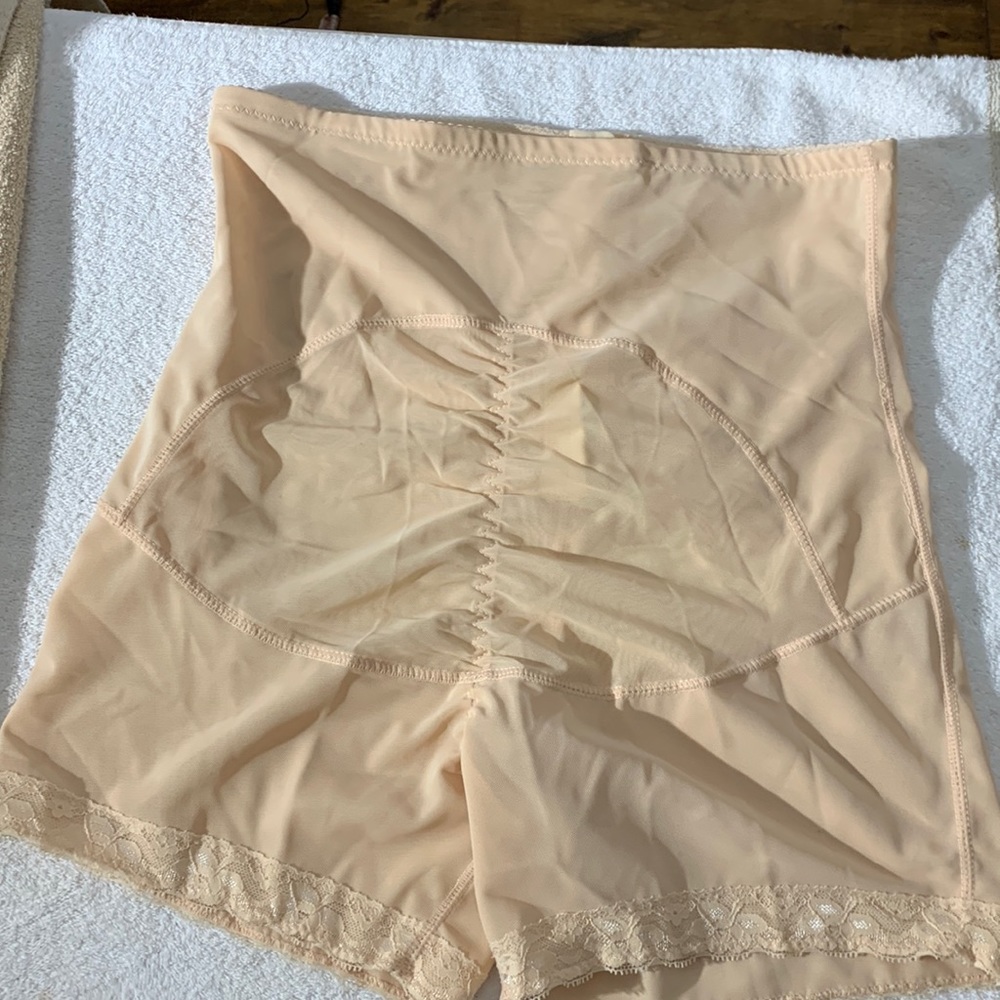 Womens girdle size 0XL corset excellent condition beige shapewear shape wear